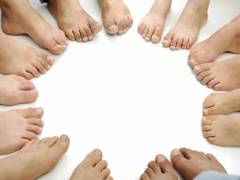 Wat zijn brede voeten en waarop moet je letten als je schoenen gaat kopen?