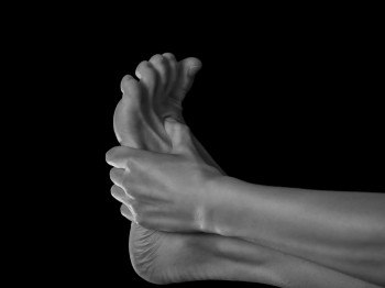 Wat is een stijve voet en wat kun je er (zelf) tegen doen?